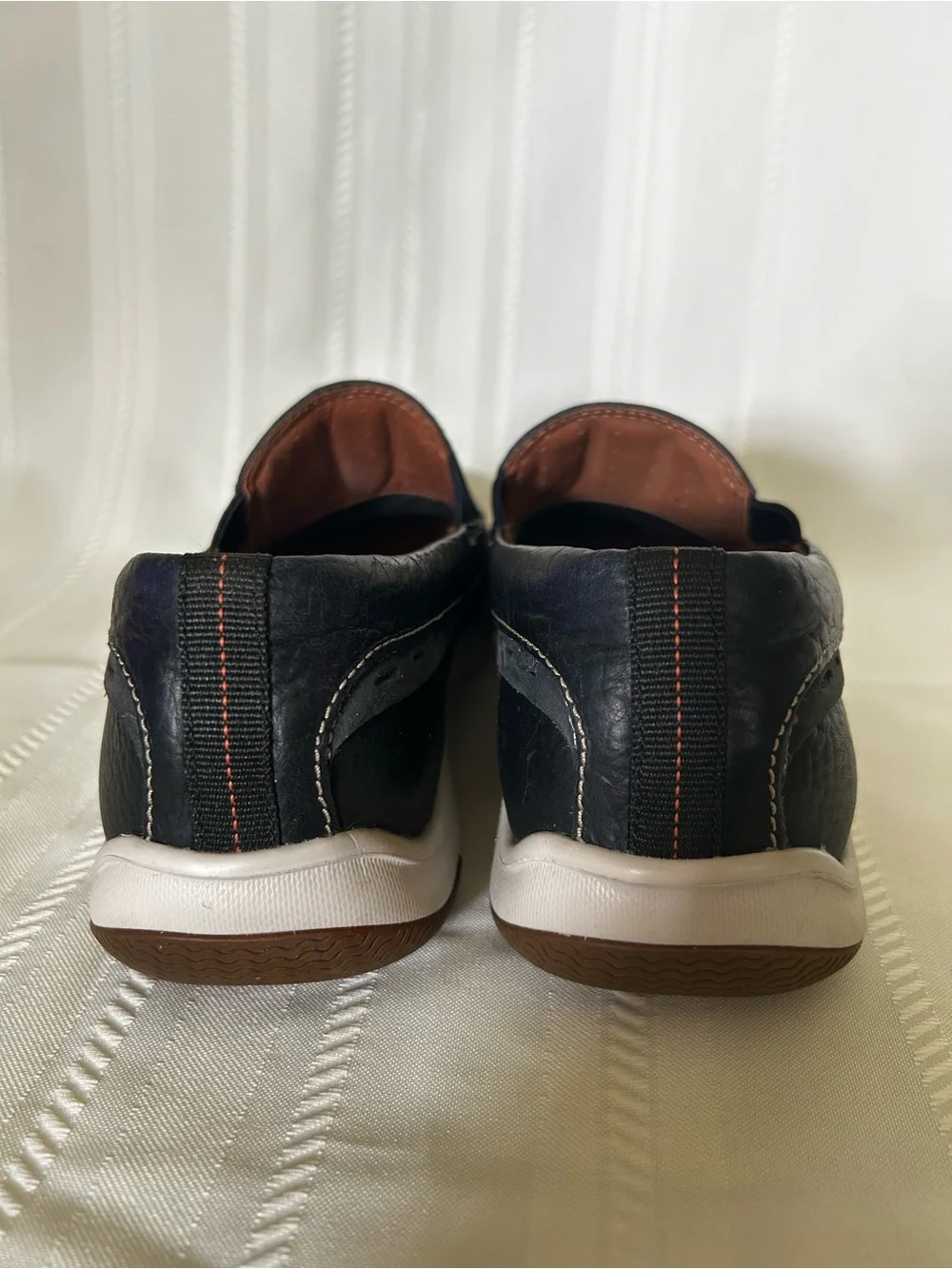 Clarks Unmaslow Easy Slip-On Shoes Loafers Navy White Mens 8 Perforated Casual